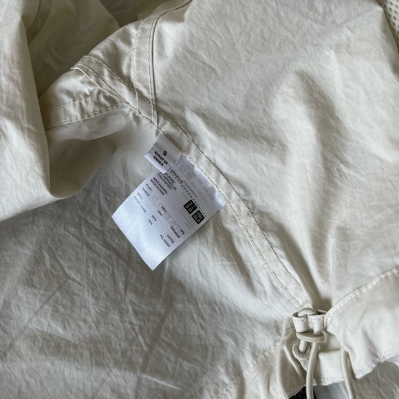 Uniqlo Women’s Lightweight Jacket - Picture 8 of 11